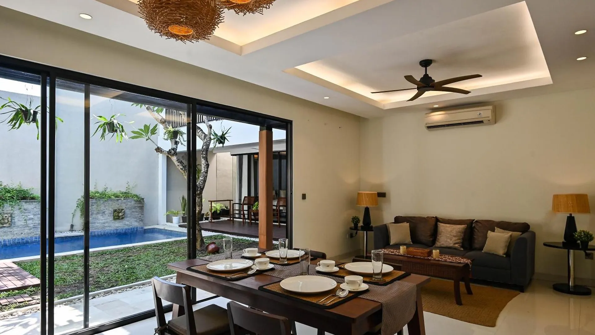 סמיניאק The Cabana Villa